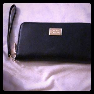 Black long zipper wallet